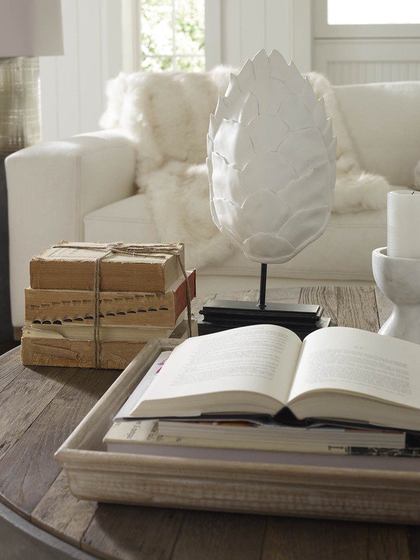 CarpetForLessMO's tweet image. #WhiteHot accessories furniture, paint and flooring, combine for a look that's anything but boring! #ShawFloors