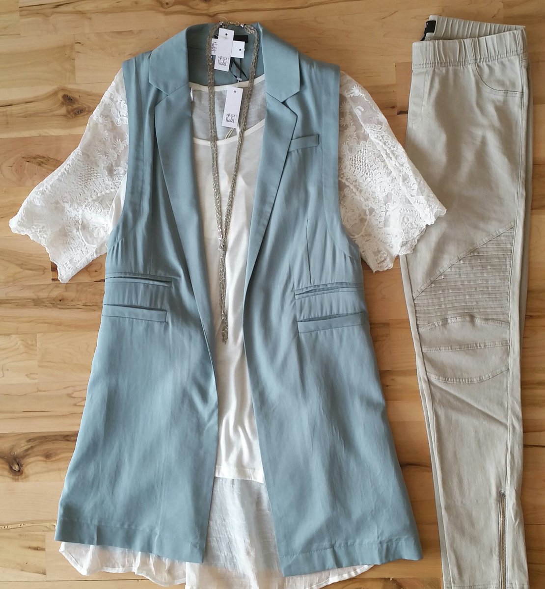 Urban_Violet's tweet photo. Soft Sunday Layers #spring #Minnesota #fashion https://t.co/sJx4KPoYtV