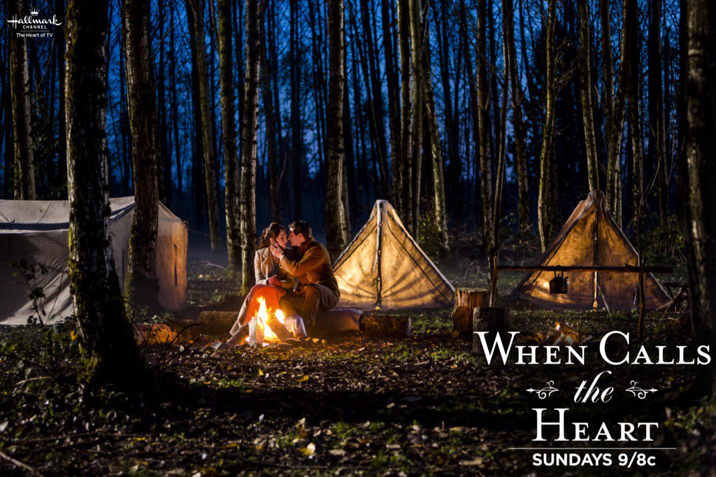 erinkrakow's tweet photo. RT if you're excited for s'more @WCTH_TV TONIGHT 9/8c on @hallmarkchannel #Hearties @DLissing @LoriLoughlin https://t.co/LXUay0Ugm3