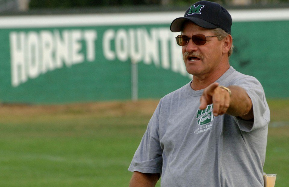 JohnMProos's tweet photo. #Mendon #football coach John Schwartz retiring after 27 yrs, 25 playoffs, 10 state titles &amp; many life lessons taught https://t.co/CmzucjFwlr
