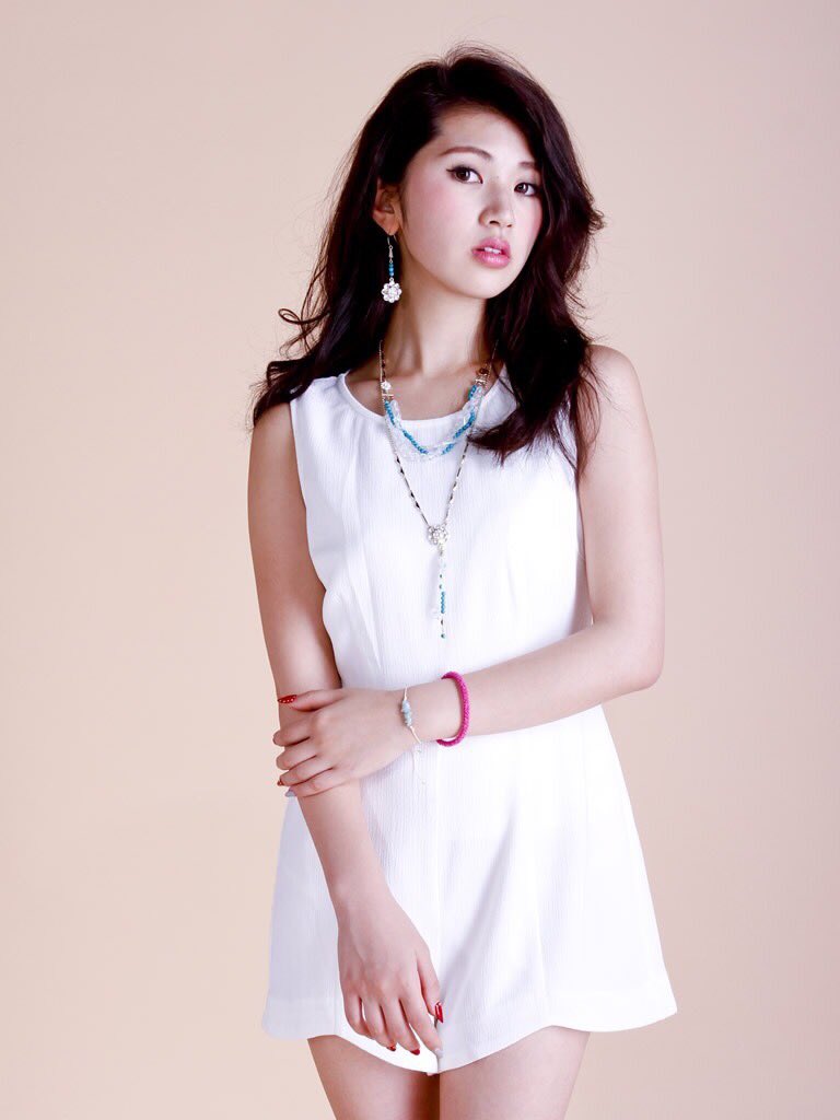 Raffia Kobe 社長 鈴木康弘 おはようございます 先日モデルの藤原菜摘 ちゃんが新店舗のjewcas西宮阪急店に寄ってくれた事を菜摘ちゃんのインスタにアップしてくれてました もうすぐポスターも完成します お楽しみに 笑 今日も一日頑張りましょう