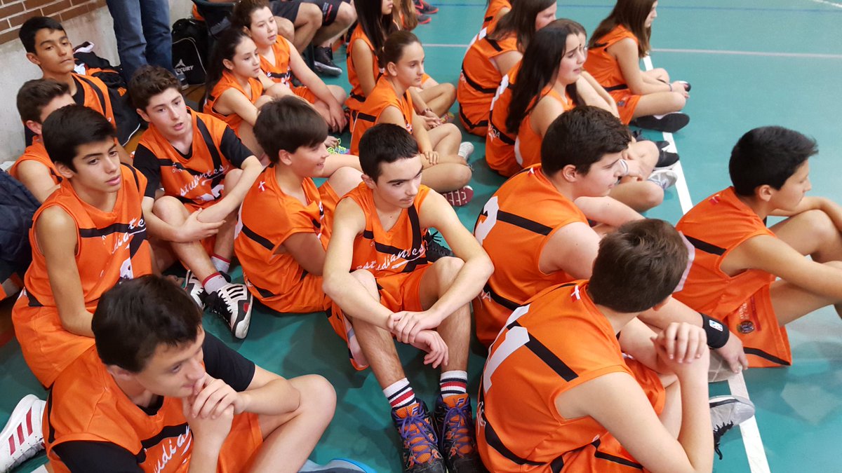 cbestudiantesct's tweet photo. Divertirse,aprender,competir...querer ser mejores.#estuclub. https://t.co/Qhnx1qDkat