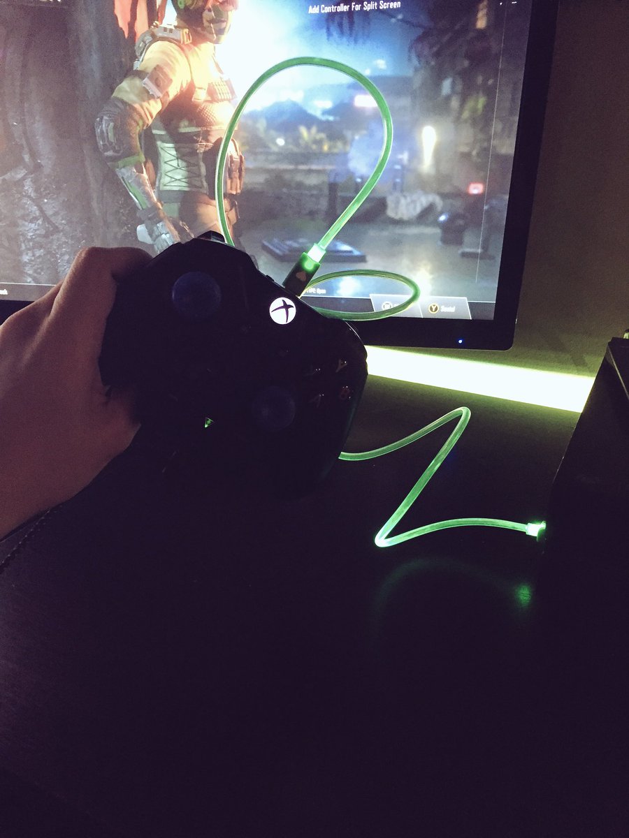 vandizzlegaming's tweet photo. Grips and LED charger! Love them!!! @FierceGrips ! 😍😍😍 https://t.co/gl7BsfWkO2