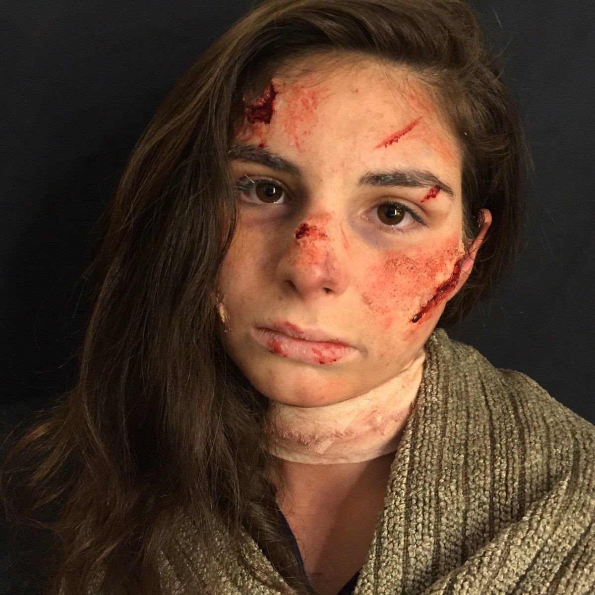 Don't forget to check out my tutorial on my YT channel! 
youtu.be/YalVYs3cKxI
Hope Leo wins tonight 
❤️#Oscars