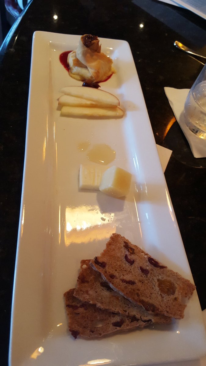 Vermeer, Taleggio, Pecorino Pepato, white chocolate mascarpone cheesecake <a href="/laterrazza/">Ristorante La Terrazza, via Madrid 2</a> #viwf #viwf2016 #vanwinefest