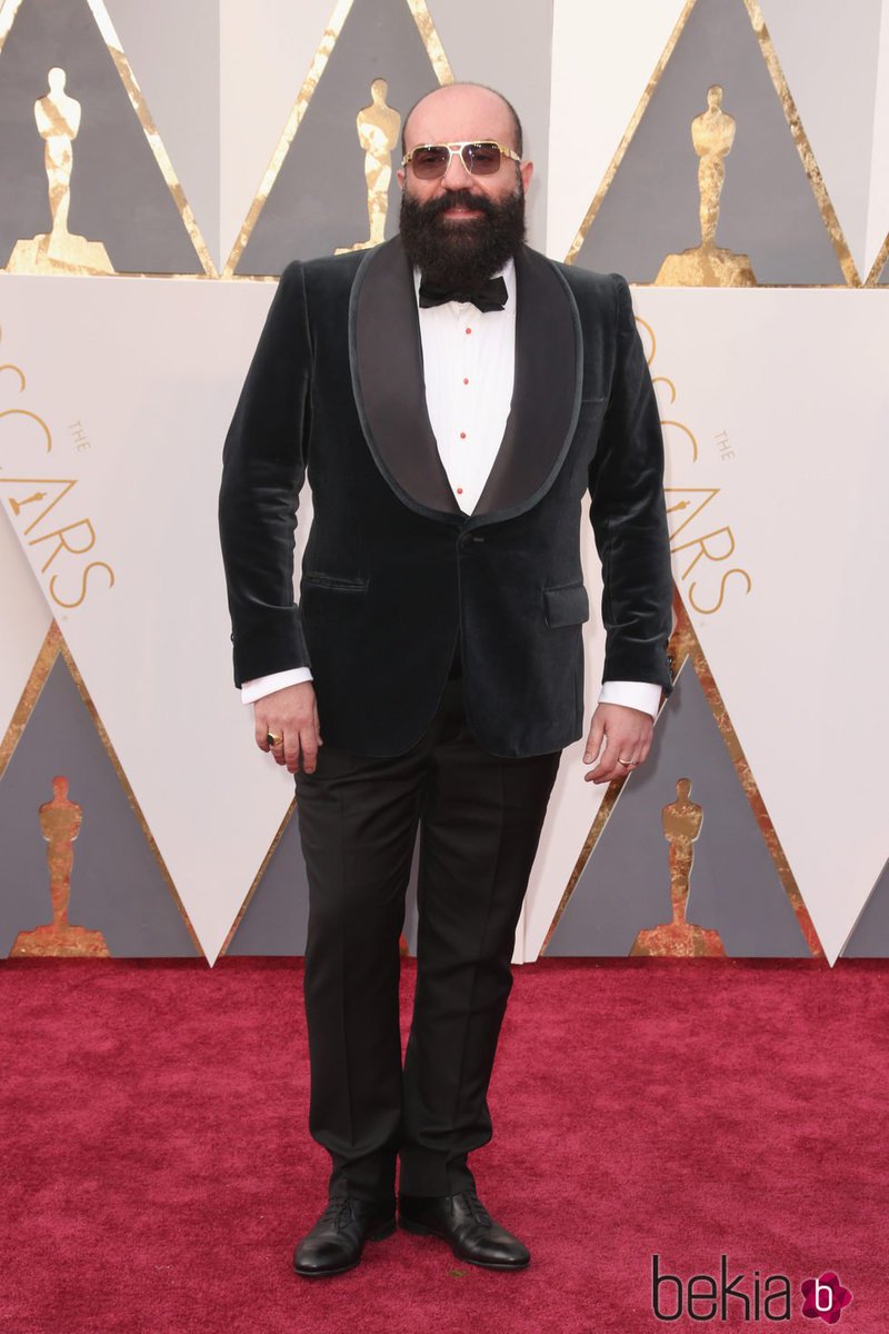munoz_rafa's tweet photo. Paco Delgado llega a los #Oscars con esmoquin de Cornejo, ya lo dejó caer en la entrevista https://t.co/pN6Ym6u2Rn https://t.co/JfRqUvlGms