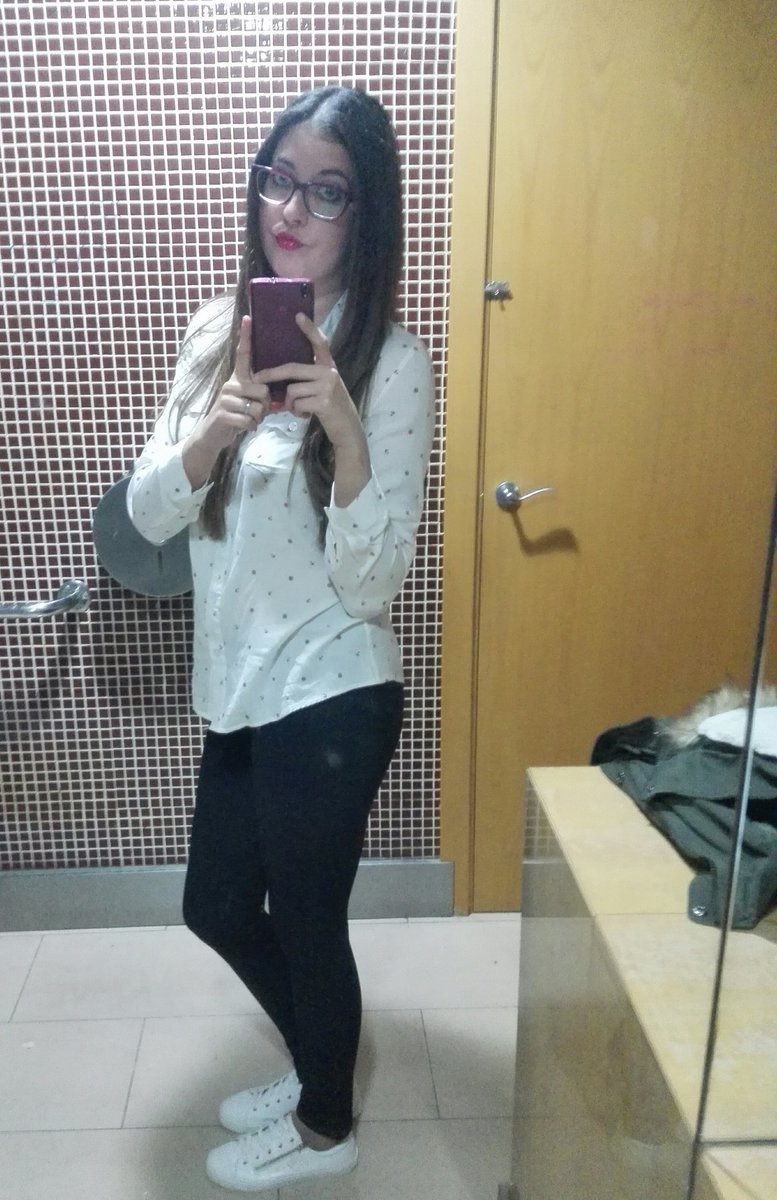 sandraaa198911's tweet photo. Tardecita de a mi bola! https://t.co/0FV6jMOElI