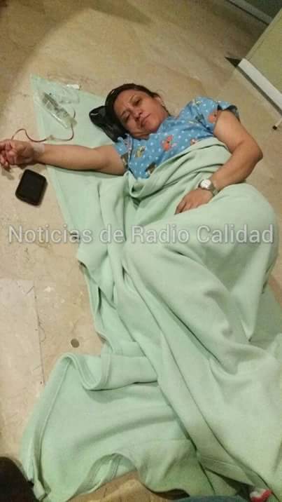 TwiterosCali's tweet photo. La médica Ma. Helena Guerrero  sigue en huelga de hambre en Cafesalud Cali del Norte, le deben tres meses de salario https://t.co/V398GHnOxU