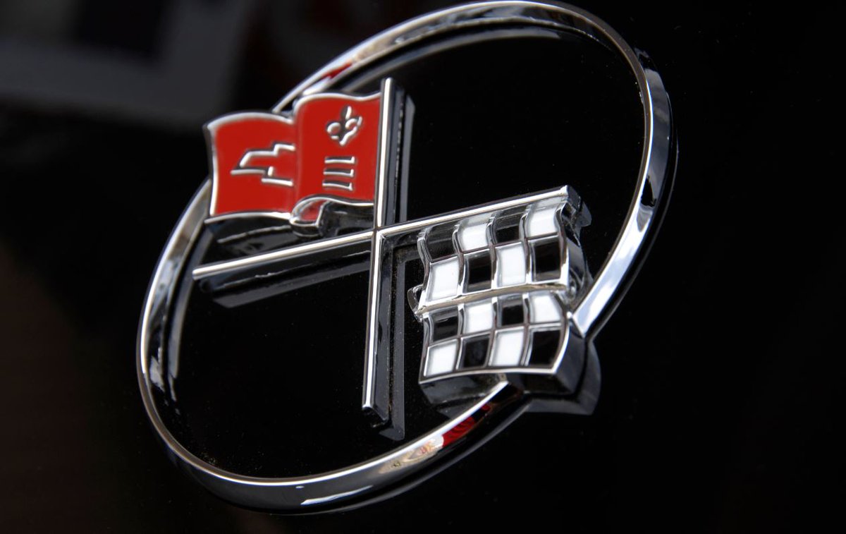 CorvettePassion's tweet photo. What's your favorite #Corvette crossed flags design? #CorvettePassion https://t.co/BDYQxOtV1x