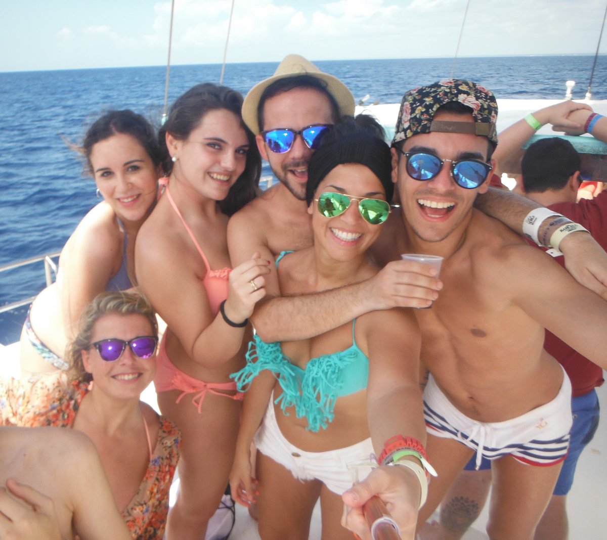 Ellos forman parte de mi #viveahoradesalia 2016! ❤️🇩🇴🎶 gracias <a href="/RonBarceloSpain/">RONI🔥</a> por hacerlo posible 😚