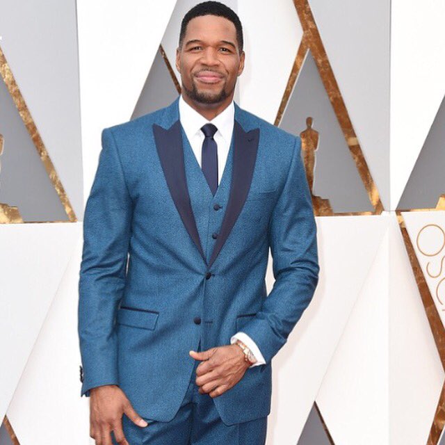 Vtrilling's tweet photo. Love designing this tuxedo 4 @michaelstrahan #Oscars #Collectionbymichaelstrahan #Strahan@jcp https://t.co/cHoK1yuIO2