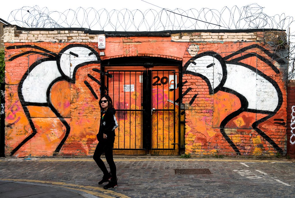 RSchofieldPhoto's tweet photo. Street Art by Stik. Grimsby Street, Shoreditch. #strangeandfamiliarcomp #weirdandwonderful #stik #streetart https://t.co/UYd4sfSUaE