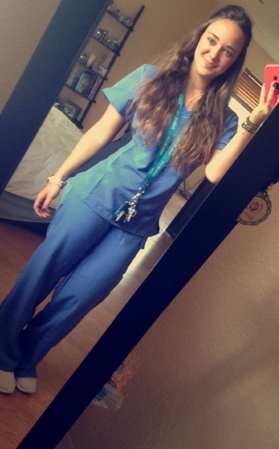 niapia07's tweet photo. Happy anniversary to moi 🐶🏥💉 https://t.co/yoLJGFt3rP