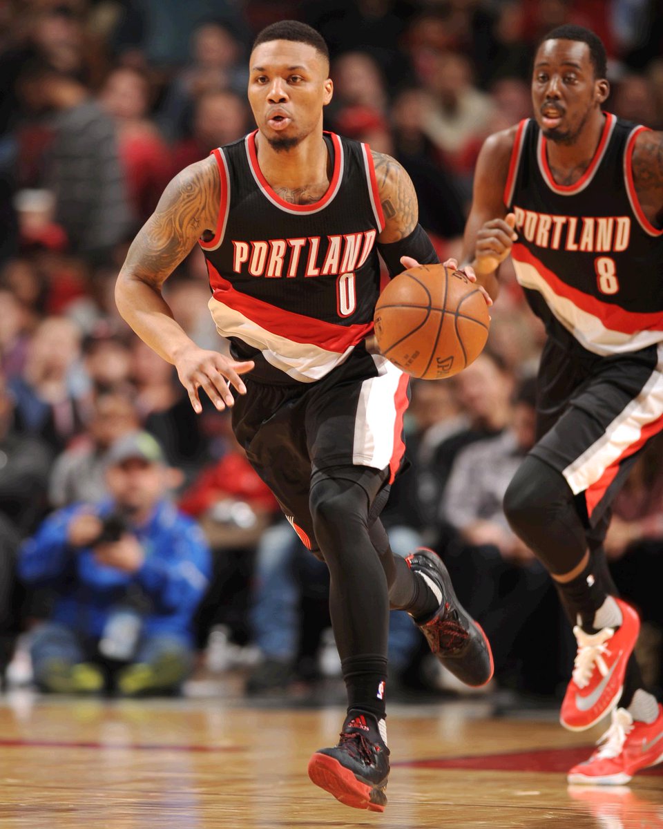 SportsCenter's tweet photo. Damian Lillard came to play. He finishes the first half with 23 Pts, shooting 3-4 from beyond the arc. https://t.co/wSkHbgUXch