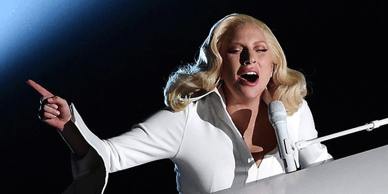 people's tweet photo. .@LadyGaga has audience in tears after emotional 'Til It Happens to You' #Oscars performance https://t.co/U1P9BZaL4Y https://t.co/hgXQA1TZrF