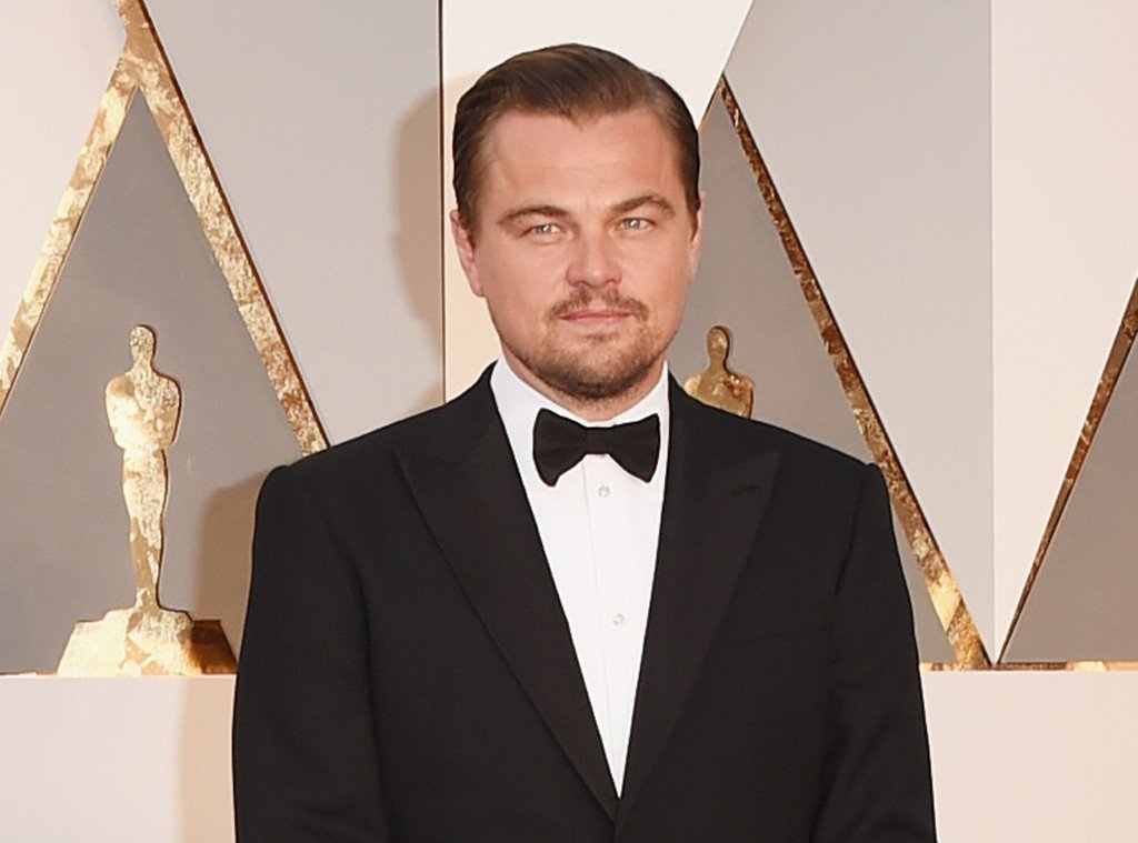 eentertainment's tweet photo. Leonardo DiCaprio FINALLY wins Best Actor at the #Oscars for his role in The Revenant: https://t.co/DSqhvZ2Wrn https://t.co/j4FzlZHkP1
