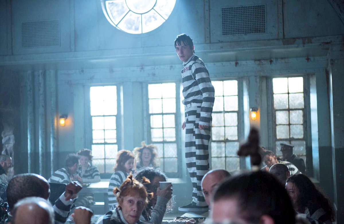 GothamWoman's tweet photo. I can't wait to see @robinlordtaylor #CobblePot again.I'm so excited😀Are you #Gothamites? @Gotham S2 Continues🐧👮🏻👹❄️ https://t.co/NF3tZbnLFQ