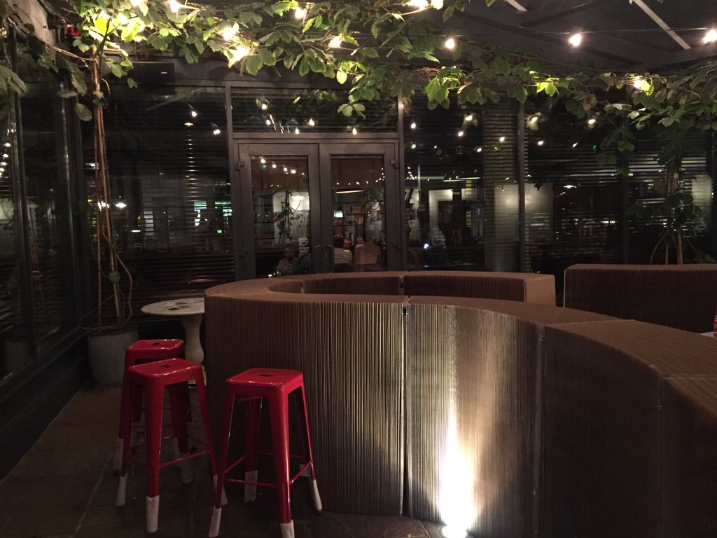 hoxcupsakebar's tweet photo. busy building the @hoxcupsakebar looks like it's going to be a long night @TheHoxtonLDN #cupsake #allnighter https://t.co/DDZ4ijcrNb