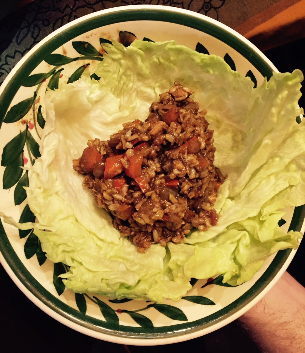 LoveDisneyRun's tweet image. A2 #LettuceCups after today's #HyannisHalf! Oh so yummy with brown rice, chicken, red peppers, carrots! #runchat