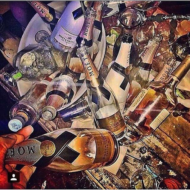 meekie75's tweet photo. TONIGHT!!!! ALL ROADS LEAD TO #AROMALOUNGE.. IT'S GOING TO BE A 🎥🎥🎥... COME TURN UP , ITS BOTTLEWARS SUNDAYS! HOTTE… https://t.co/Y6TLIqPBvH