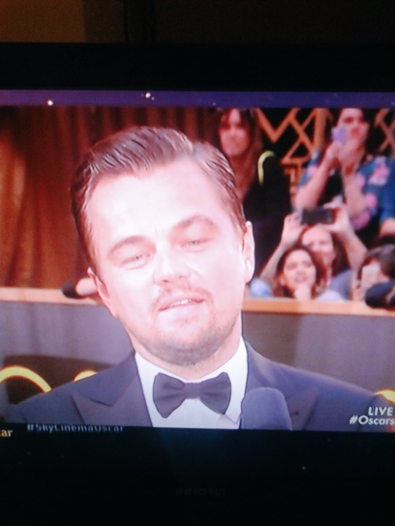 alevi87's tweet photo. #goLeogo #PrayforLeoDiCaprio #Oscars #TheAcademy #SkyCinemaOscar https://t.co/DVR8g9PEQE