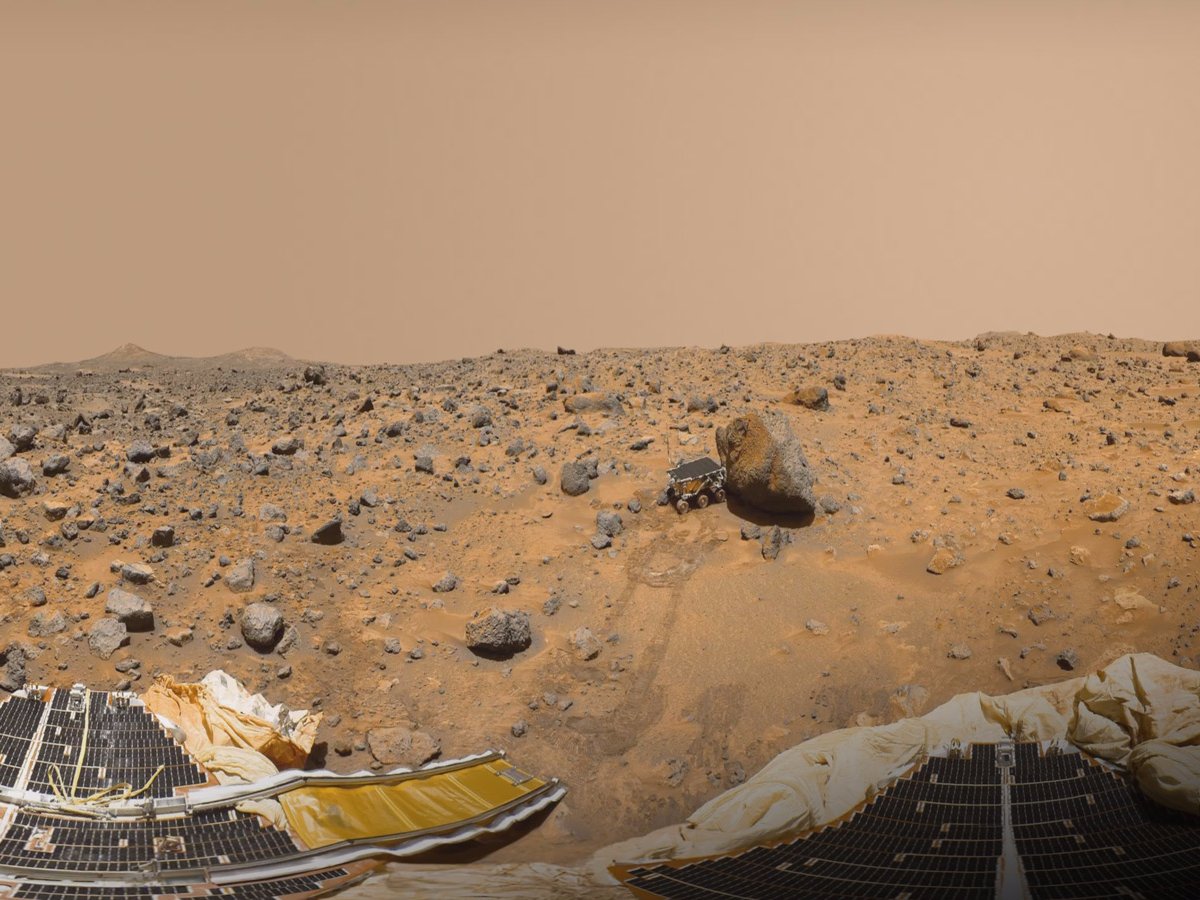 You can now see what the first Mars rover photographed in stunning #VirtualReality goo.gl/ayu5JB