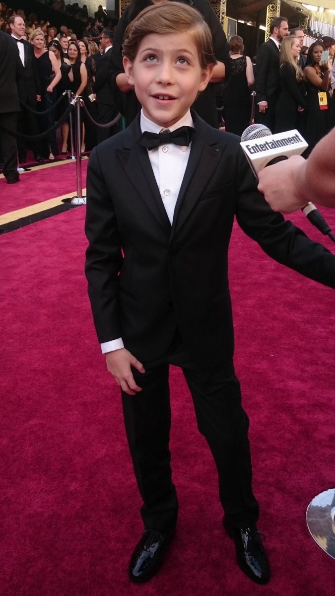 JacobTFans's tweet photo. How cute is Jacob Tremblay at the Oscars Red Carpet!! #Oscars #OscarsRedCarpet https://t.co/dkldTHcVpn