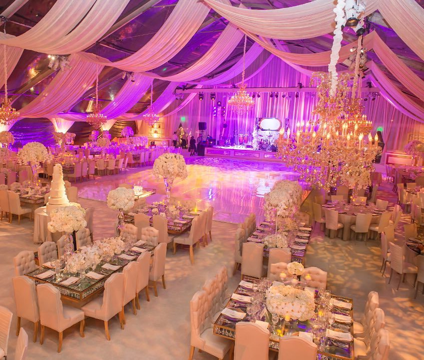 RevelryDesign's tweet photo. An exquisite tented event; we swagged the structure, draped the perimeter, hung chandeliers and provided a unique s… https://t.co/ft2ynp6vCs
