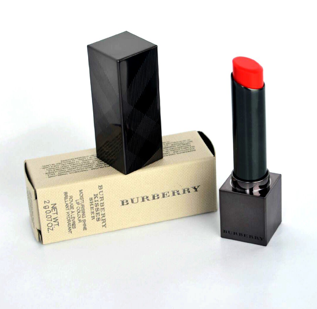 My Very 1st #Burberry! #OrangePoppy #Lipstick @Burberry. More photos on the blog! Thanks @davelackie! [#LinkinBio]