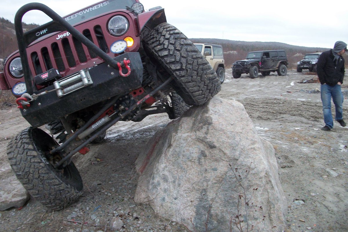 Symmzy's tweet photo. Flexy! #nljeepowners #jeep #jeepjk #nitto #orfab #flex https://t.co/I3IdRmu9Yf