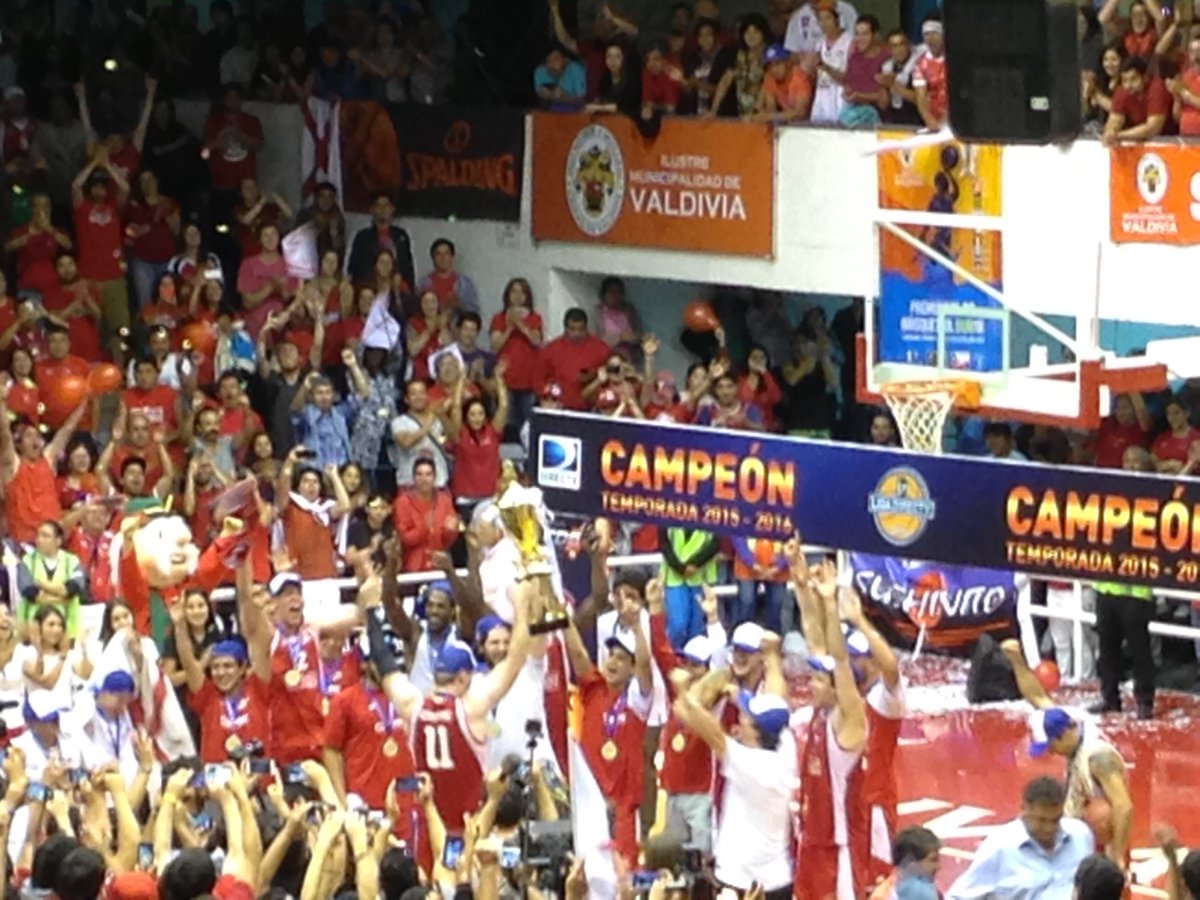 Angelaescamar's tweet photo. Grandeeeeee @CDVBasket campeonesssssss https://t.co/llRG5b7zIU