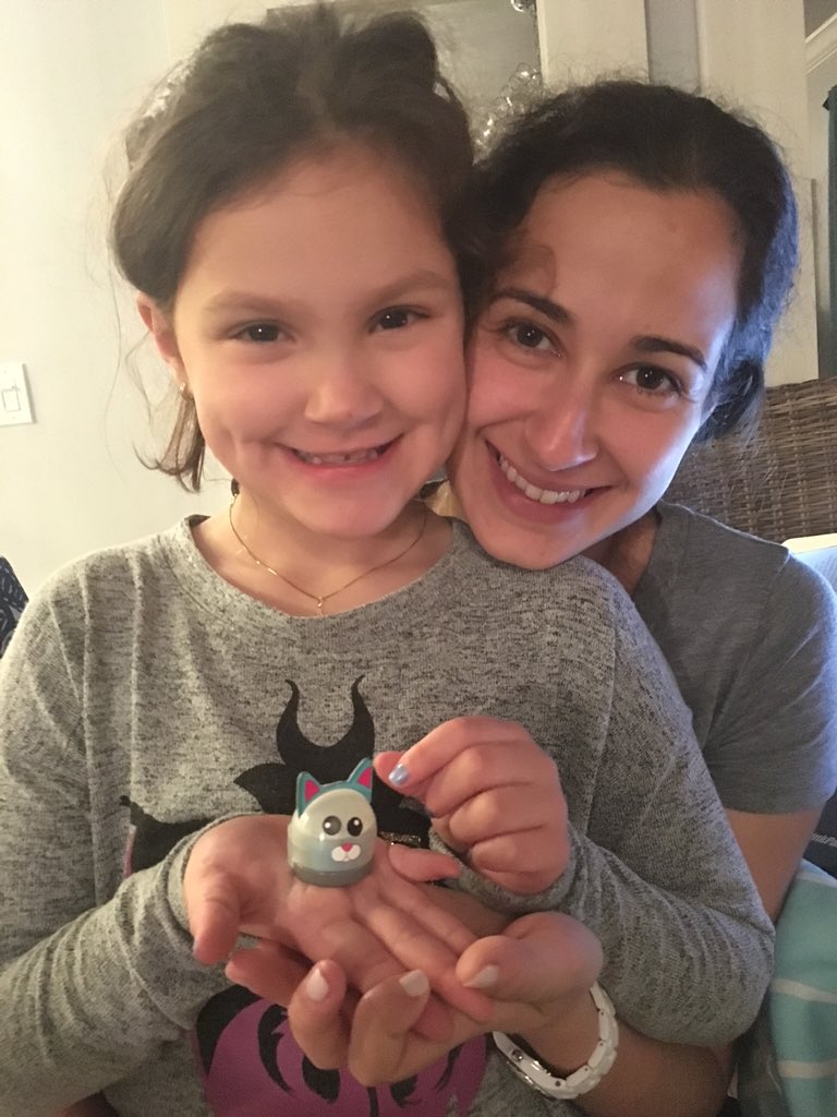 MariMenendez_'s tweet photo. Sunday night coding with #ozobot & @teachmrsmachin #thesistersofbcps #codingrocks https://t.co/WbNyRYwJiw