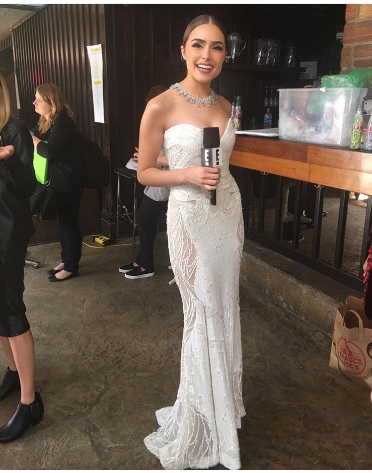 LorenaSarbu's tweet photo. How gorgeous does @oliviaculpo look wearing Lorena Sarbu @TheAcademy Awards?! #oscars https://t.co/YdHYXUGfXA