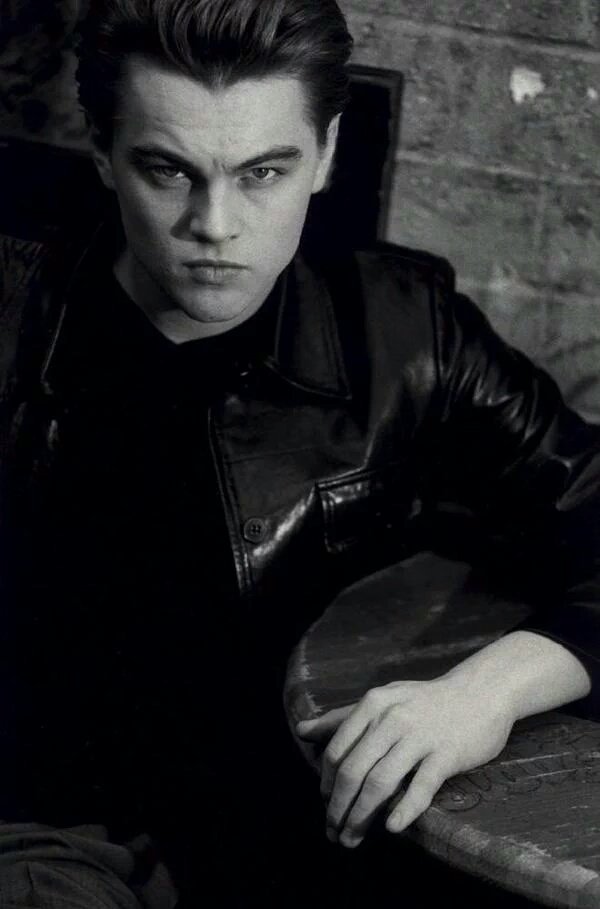 wildbieberkidz's tweet photo. Young Leo photos got me on the floor #Oscars https://t.co/s6yVSkZJTC