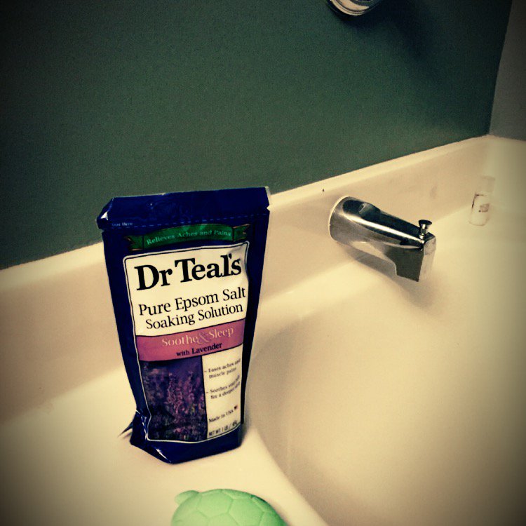 liendres's tweet photo. Finishing the day with a  #SoakWithDrTeals #CheersVoxBox @influenster 
@DrTeals  #contest #contest https://t.co/x7AIs5dpM6