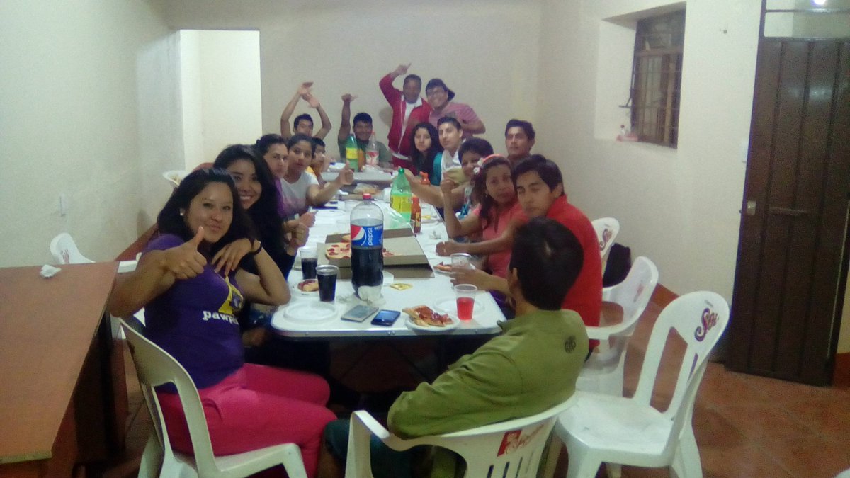 jenny_canseco's tweet photo. Dominguito de convivencia de JMR villa de Etla...Puestos para trabajar y triunfar
#UnidadPorAlex
#JMR
#PRI https://t.co/PiadbthjkX