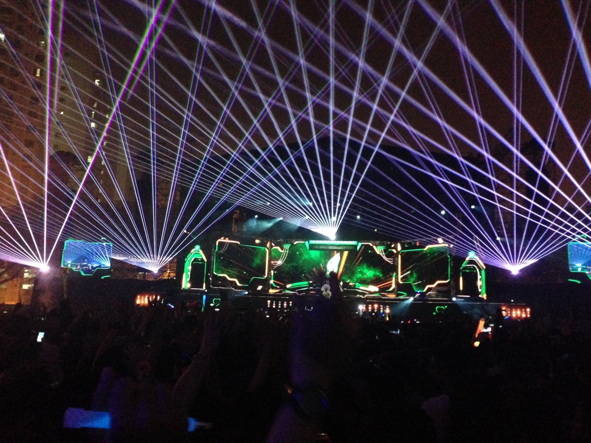 FazreenIdham's tweet photo. #ASOT650MY hmm https://t.co/cA9ipK7IZt