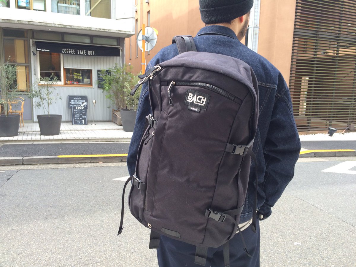 1ldk Ar Twitter Bachのbike2bが入荷です 大容量に加え多彩な収納スペース 雨カバーも付いているので 機能面は申し分ないバッグです 探されていた方は是非 23 000 Tax T Co Yatsosui3n