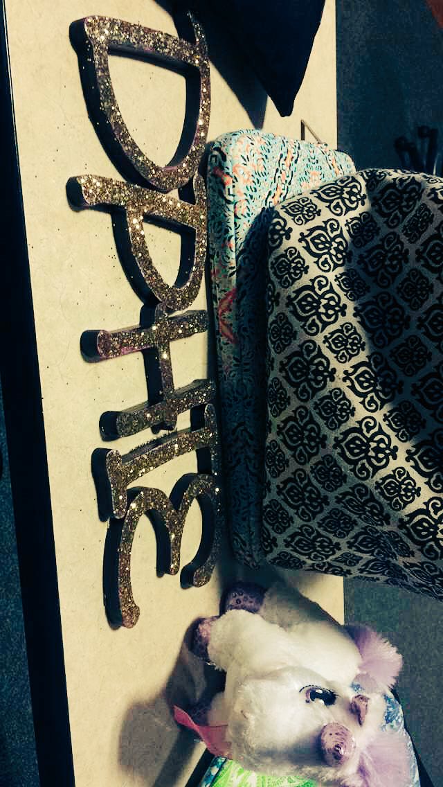 cassidyrae0705's tweet photo. Thankful for having an AWESOME big who knows me so well already!!! So ready to find out who you are on Thursday 💜💛👭 https://t.co/ZxZKU3WSCl