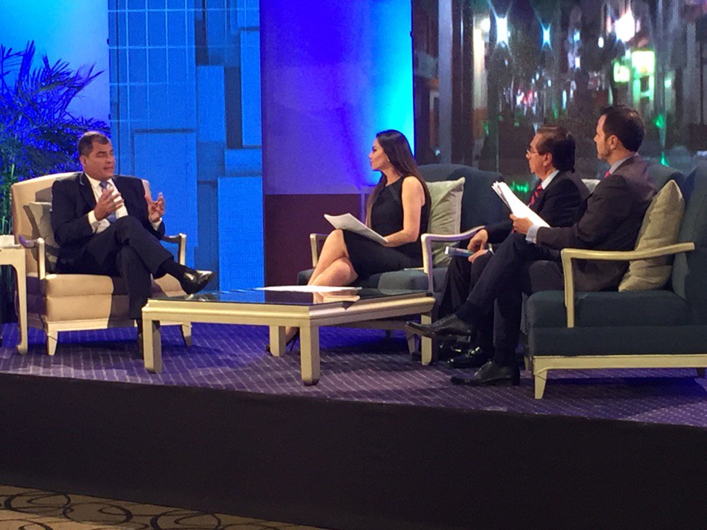 OKtv transmitiendo entrevista en vivo a <a href="/MashiRafael/">Rafael Correa</a>