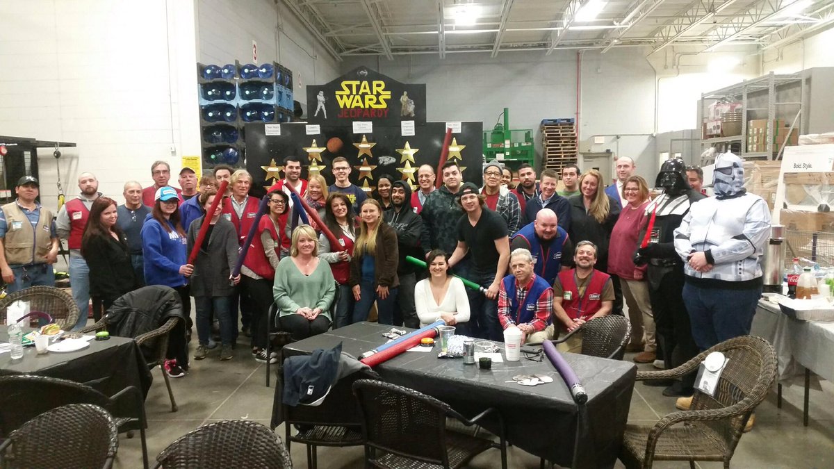 OggieHR's tweet photo. #allstore #team2921 night meeting! https://t.co/QvRMbkU2YF
