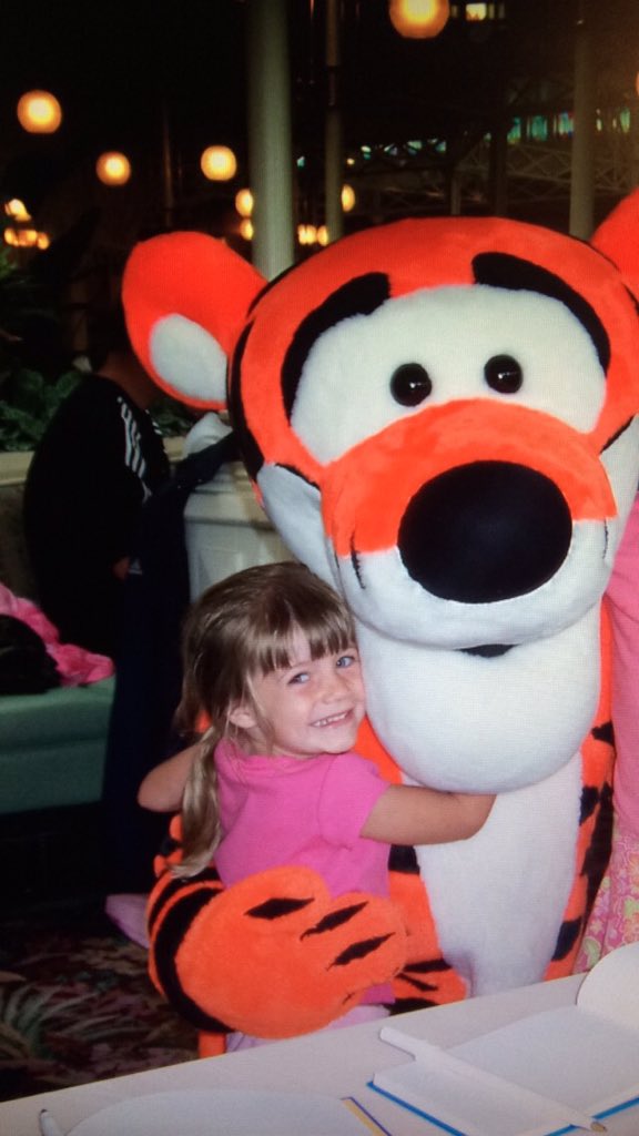 valeriejo_'s tweet photo. I miss the days when the only thing that mattered was Winnie the Pooh 🐻 https://t.co/oosuqftzan