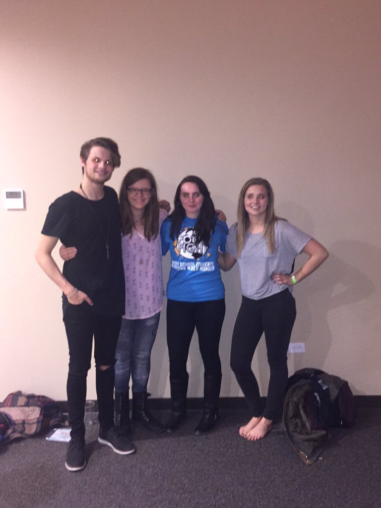 Macailab13's tweet photo. Low quality pics with high quality people 😊 #FFBC2016 https://t.co/pL5bEXnFtu