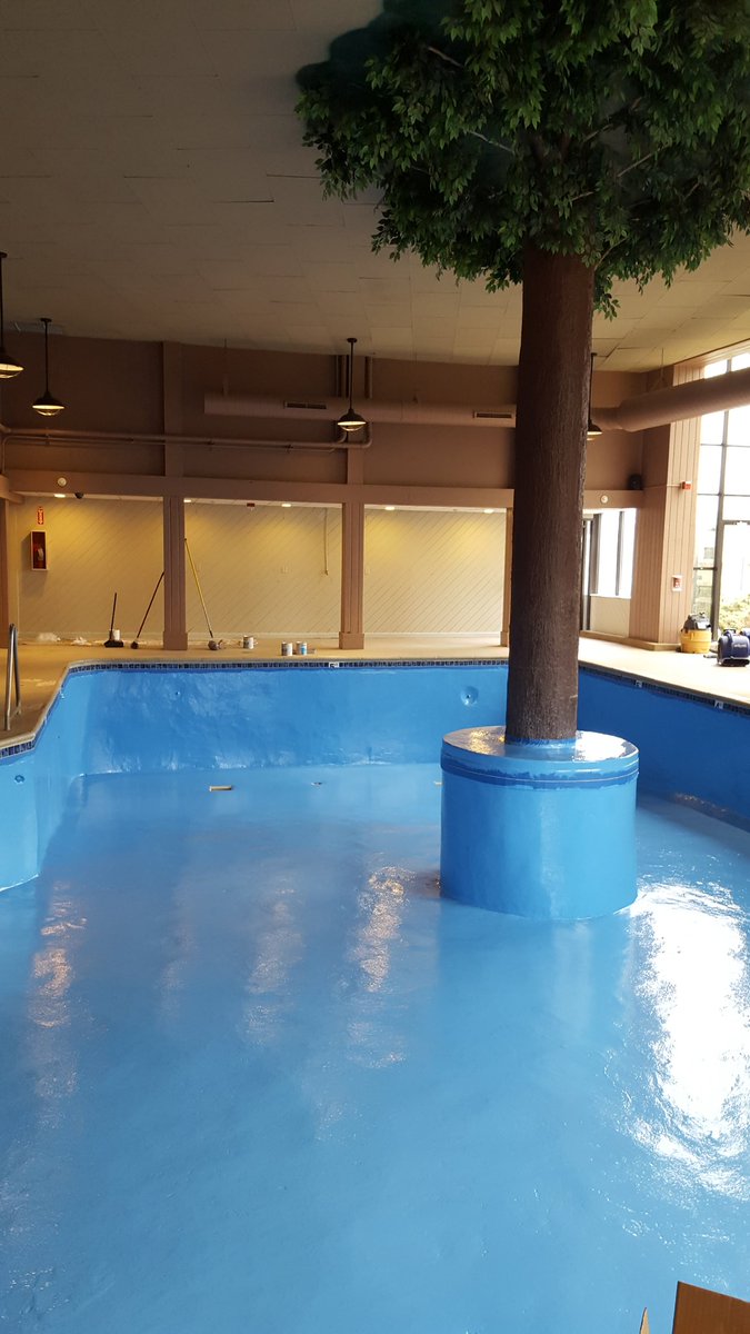 AquamanPoolPro's tweet image. A nice fresh coat of #bikiniblue to bring this old #pool back to life! #newlook #freshpaint