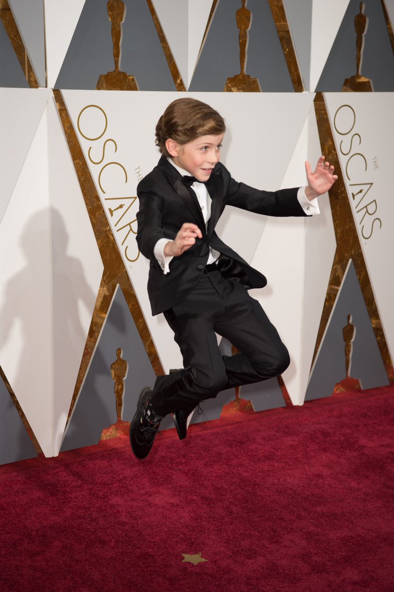 El pequeño protagonista #LaHabitacion Jacob Tremblay se lo pasa en grande con #Oscar2016