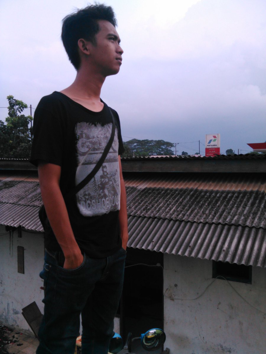 She SyahrieL Deii (@syahriel_rnb) on Twitter photo 