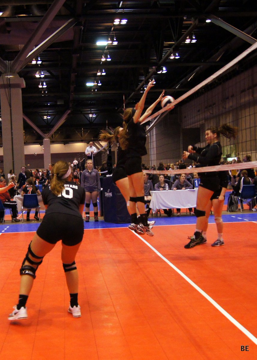 BrianaCoach's tweet photo. Just a few of the pictures from watching the @NorthStarsVBC 17's in St. Louis.  #NSVBC17 #PresidentsDayTournament https://t.co/VayxkCrYrq