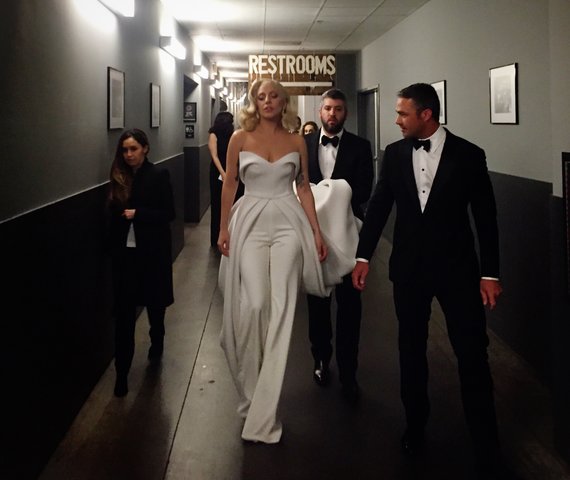 jwhite9480's tweet photo. Lady GaGa ripping the runway! https://t.co/3EBOLXlLuj