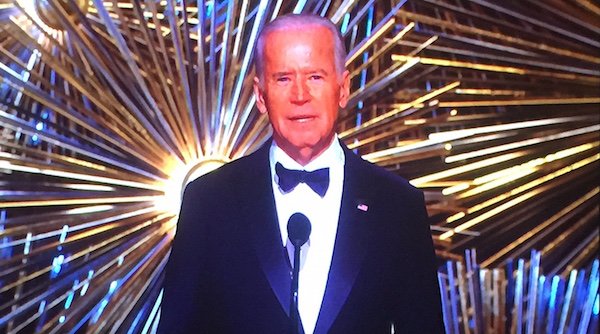 Truthdig's tweet photo. Joe Biden on sexual violence: "We must, and we can, change the culture."
#Oscars https://t.co/eEUBhB7dVn