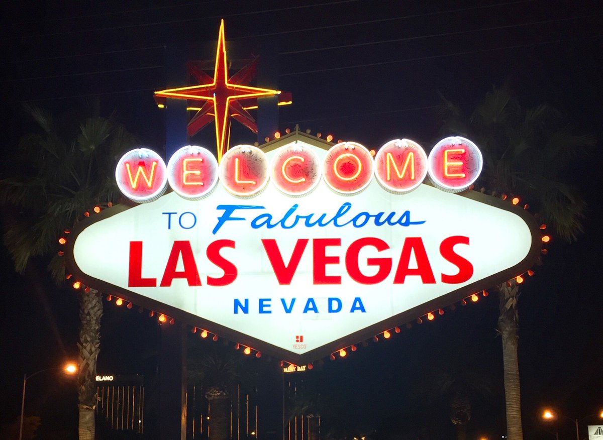 CarstenOvens's tweet photo. Time to say goodbye. Heading back to good old Europe. #WinterAMA16 #VivaLasVegas https://t.co/sthT9luNYe https://t.co/f95YnUqVfH